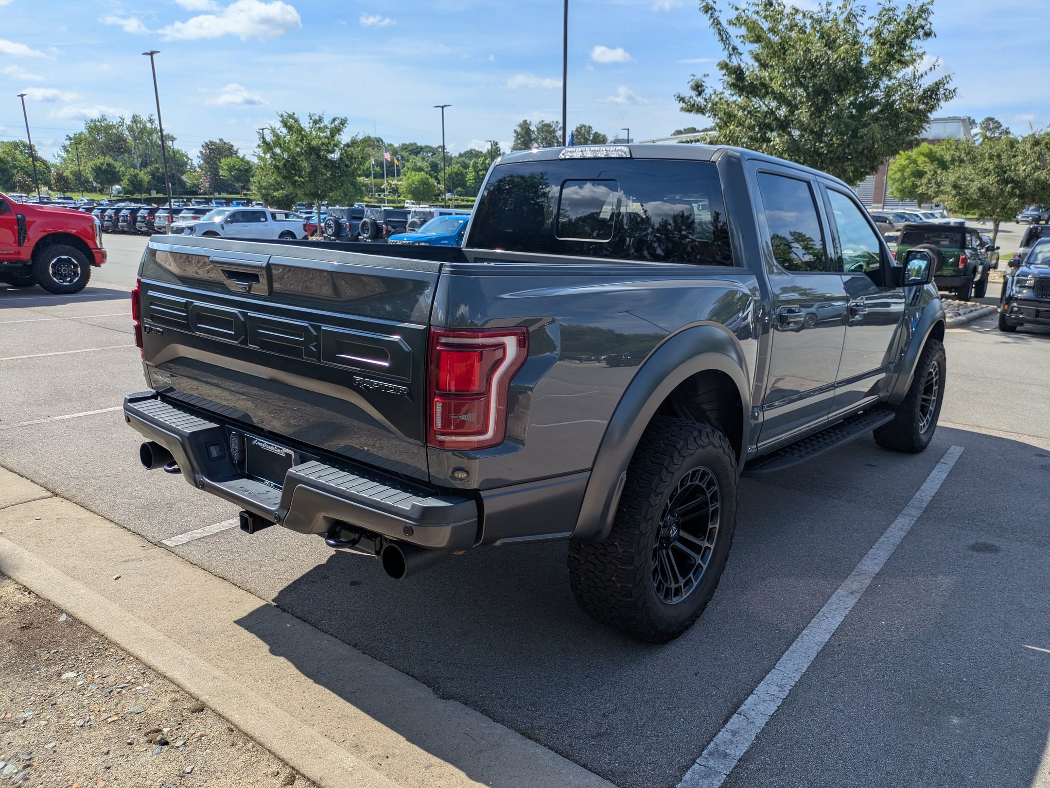 Used 2018 Ford F150 Raptor w/ Equipment Group 802A Luxury AWD/4WD image 4