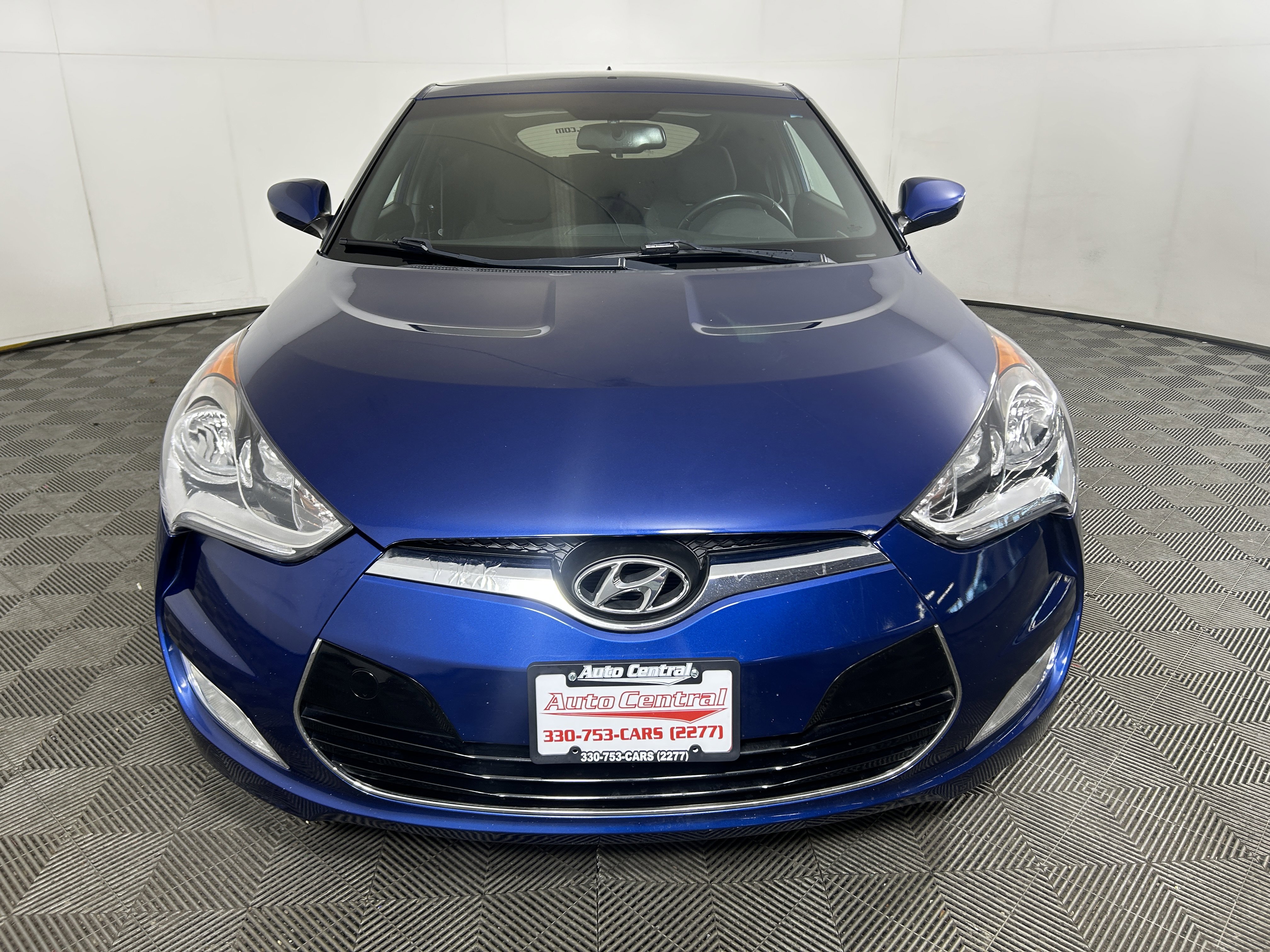 Used 2017 Hyundai Veloster Value Edition image 6