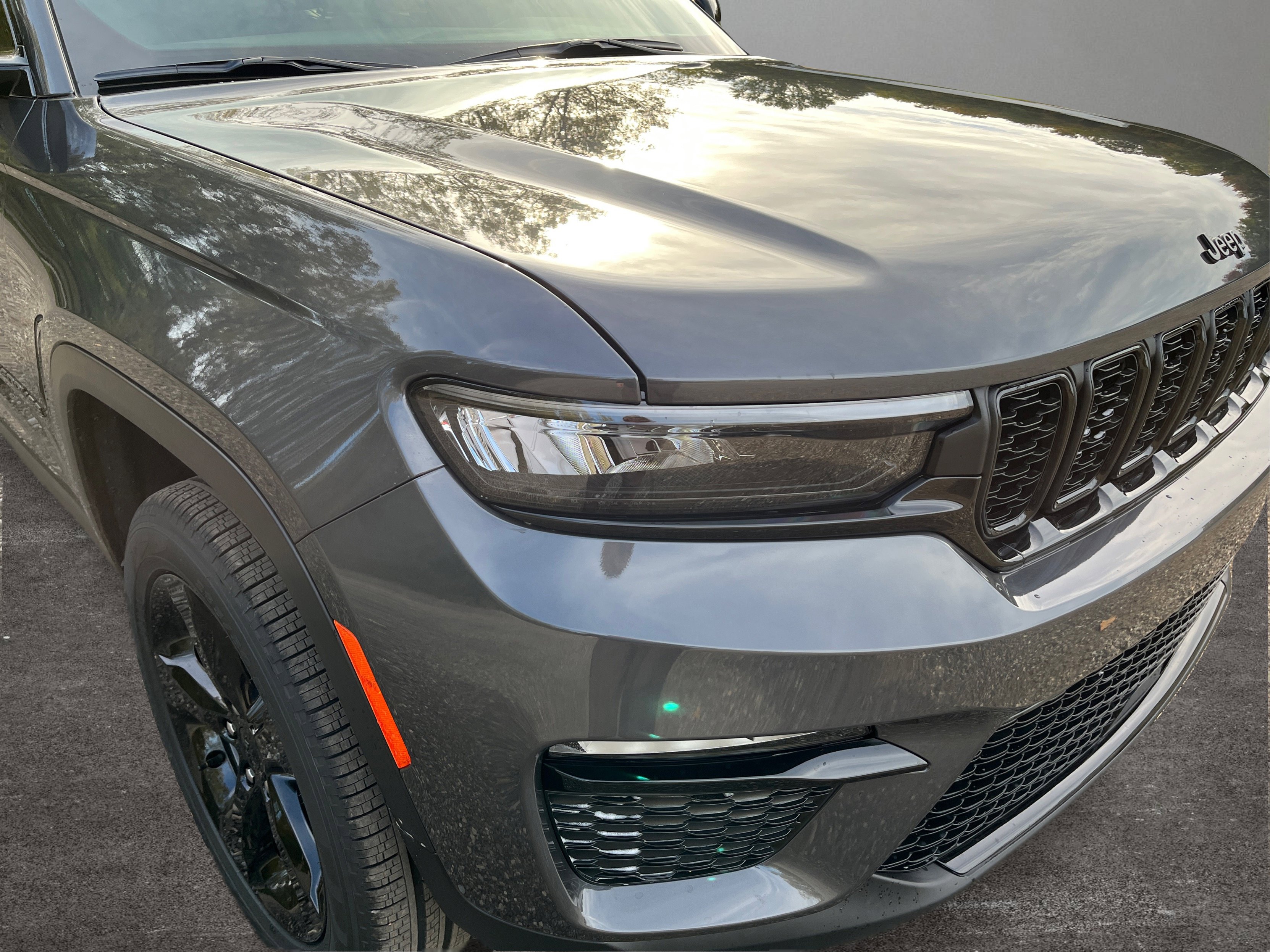 New 2025 Jeep Grand Cherokee Limited w/ Black Appearance Package image 35