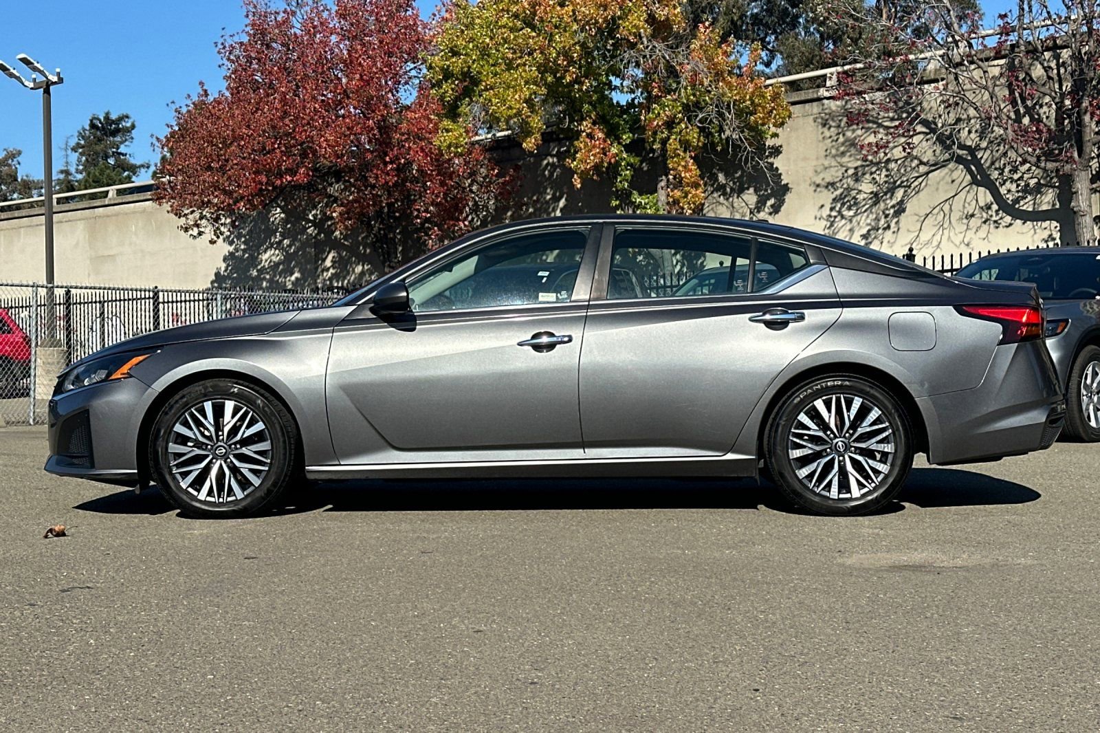 Used 2023 Nissan Altima 2.5 SV image 7