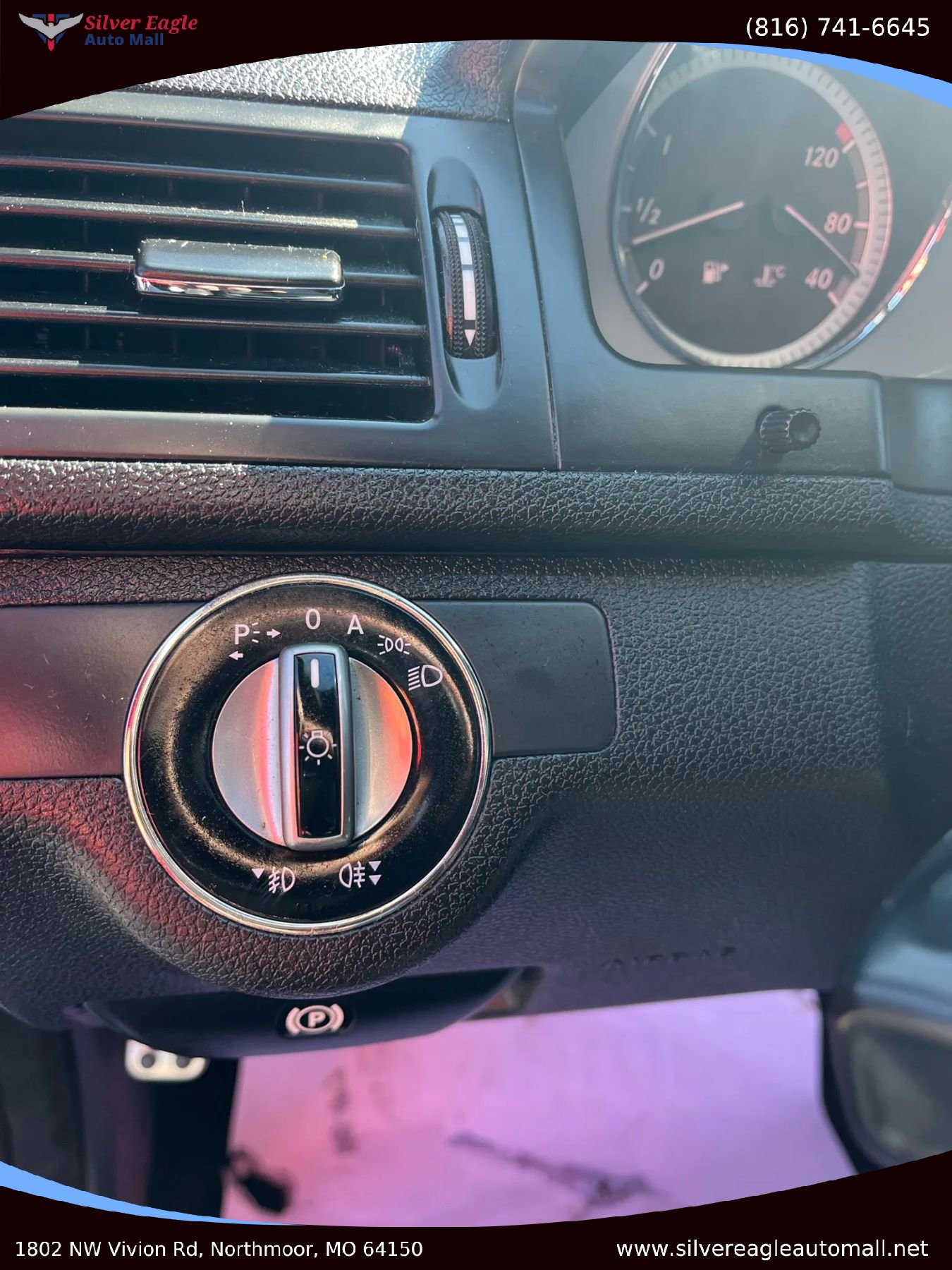 Used 2010 Mercedes-Benz C 300 Sedan image 11