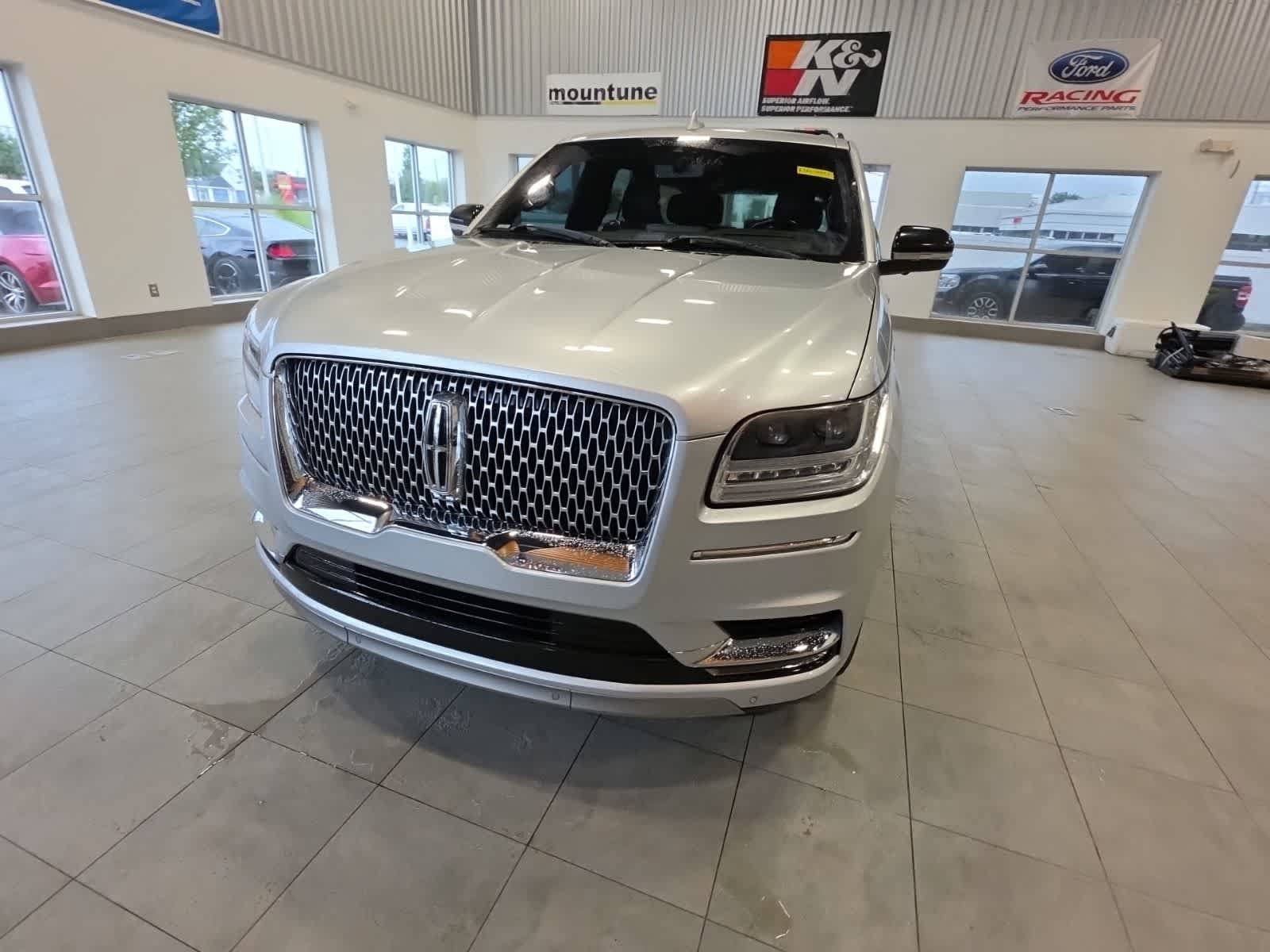 Used 2018 Lincoln Navigator L Reserve w/ Technology Package AWD/4WD video 2