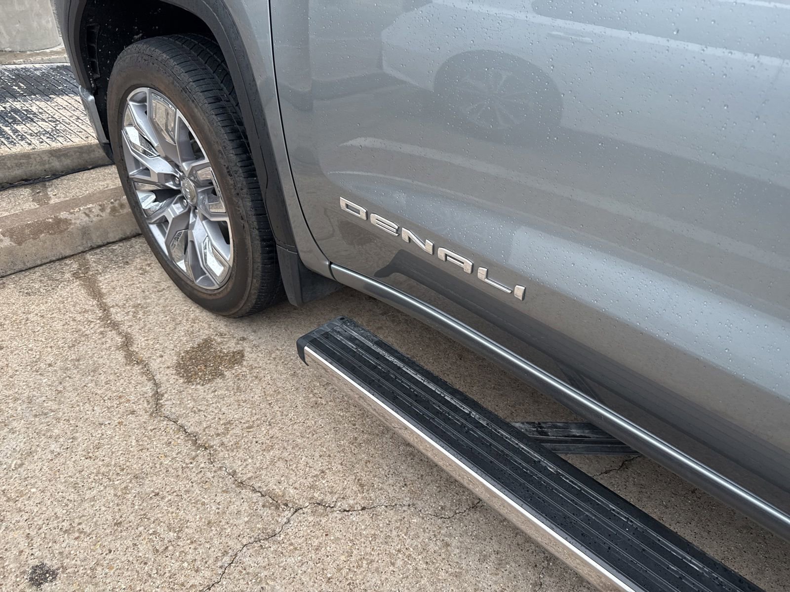 Used 2023 GMC Sierra 1500 Denali w/ Denali Reserve Package AWD/4WD image 11