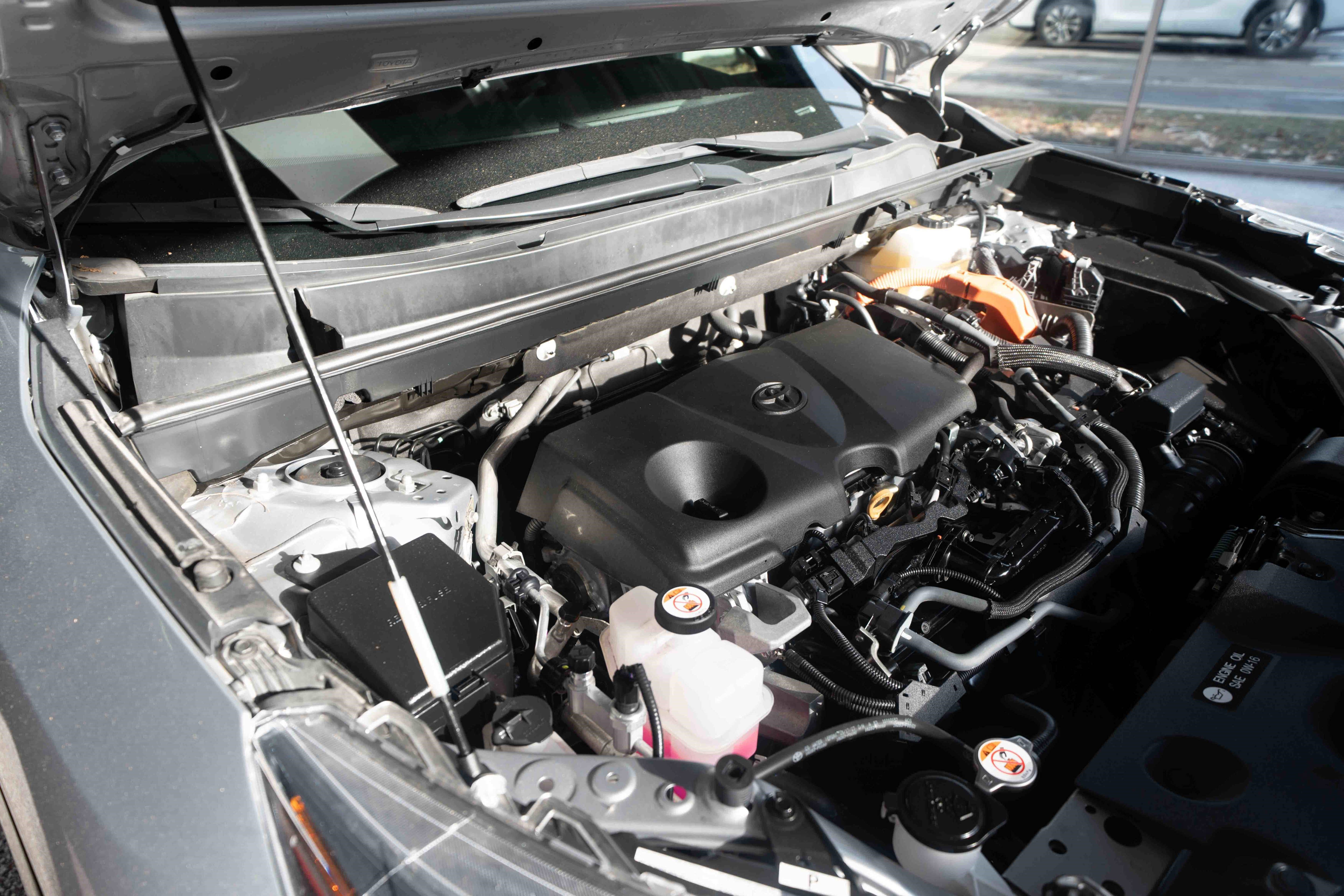 Used 2023 Toyota RAV4 SE image 33