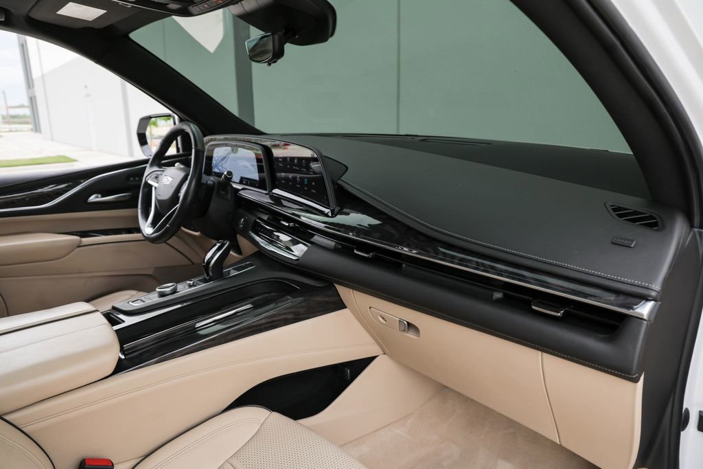 Used 2021 Cadillac Escalade Premium Luxury w/ Driver Assist Tech Package AWD/4WD image 21