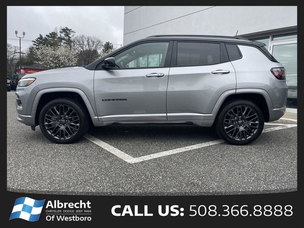 Used 2023 Jeep Compass High Altitude AWD/4WD image 2