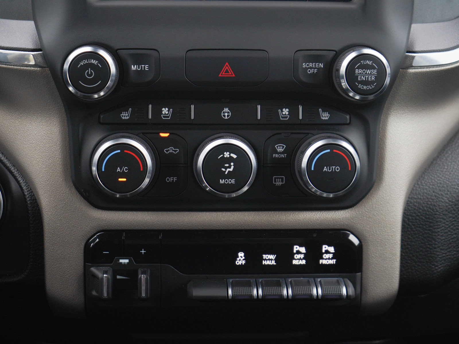 Used 2021 RAM 1500 Laramie AWD/4WD image 19