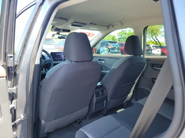 Used 2023 Nissan Rogue SV FWD image 11