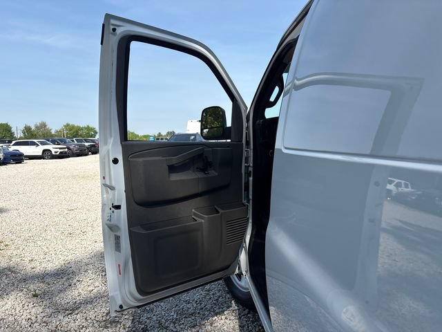 Certified 2025 GMC Savana 2500 w/ Driver Convenience Package RWD image 15