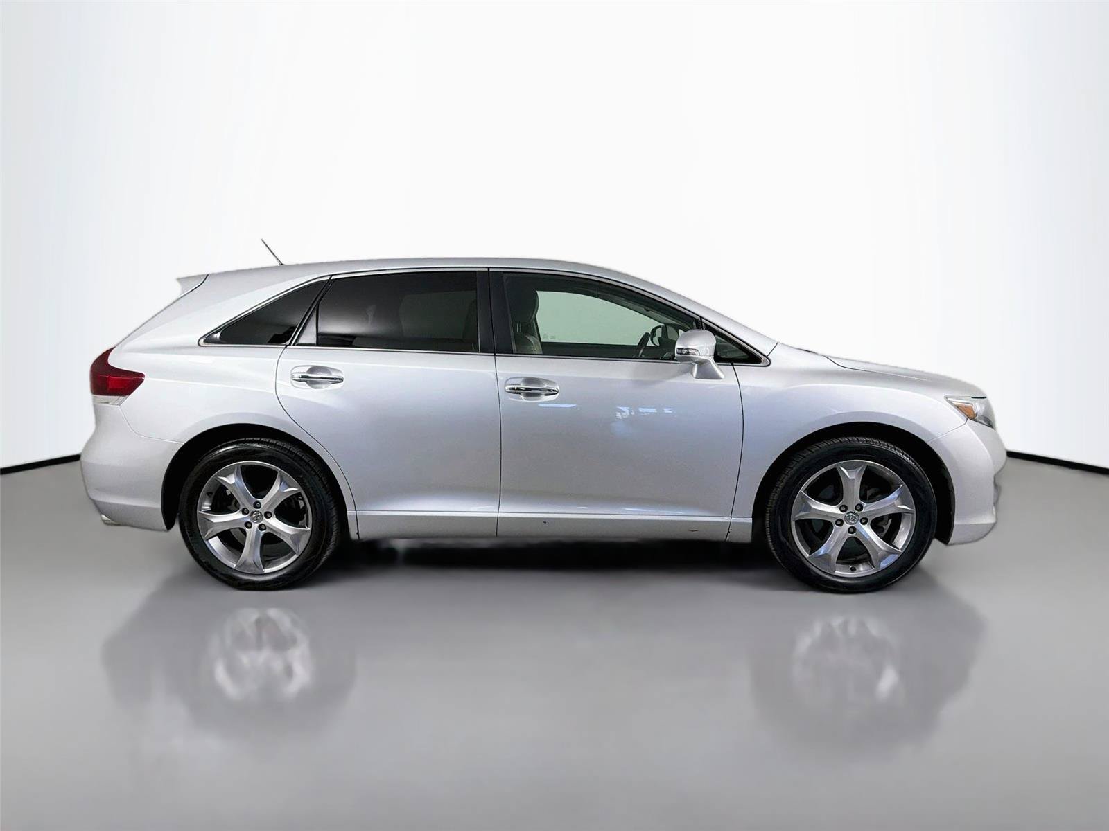 Used 2013 Toyota Venza Limited w/ Tow Prep Pkg AWD/4WD image 4