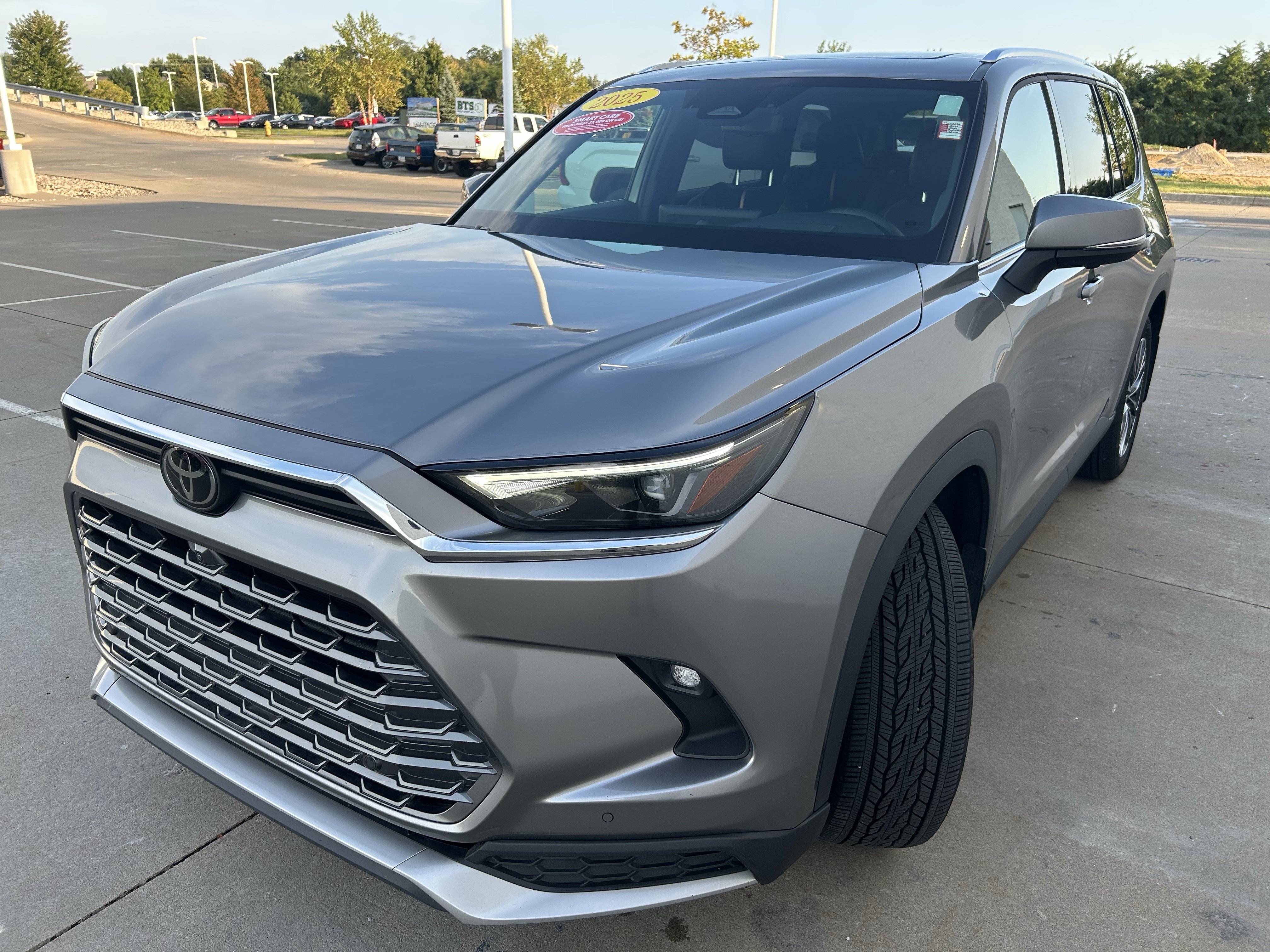 Used 2025 Toyota Grand Highlander AWD Hybrid image 3