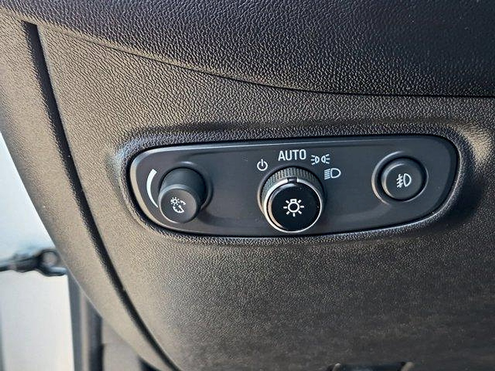Used 2021 Chevrolet Equinox LT FWD image 17