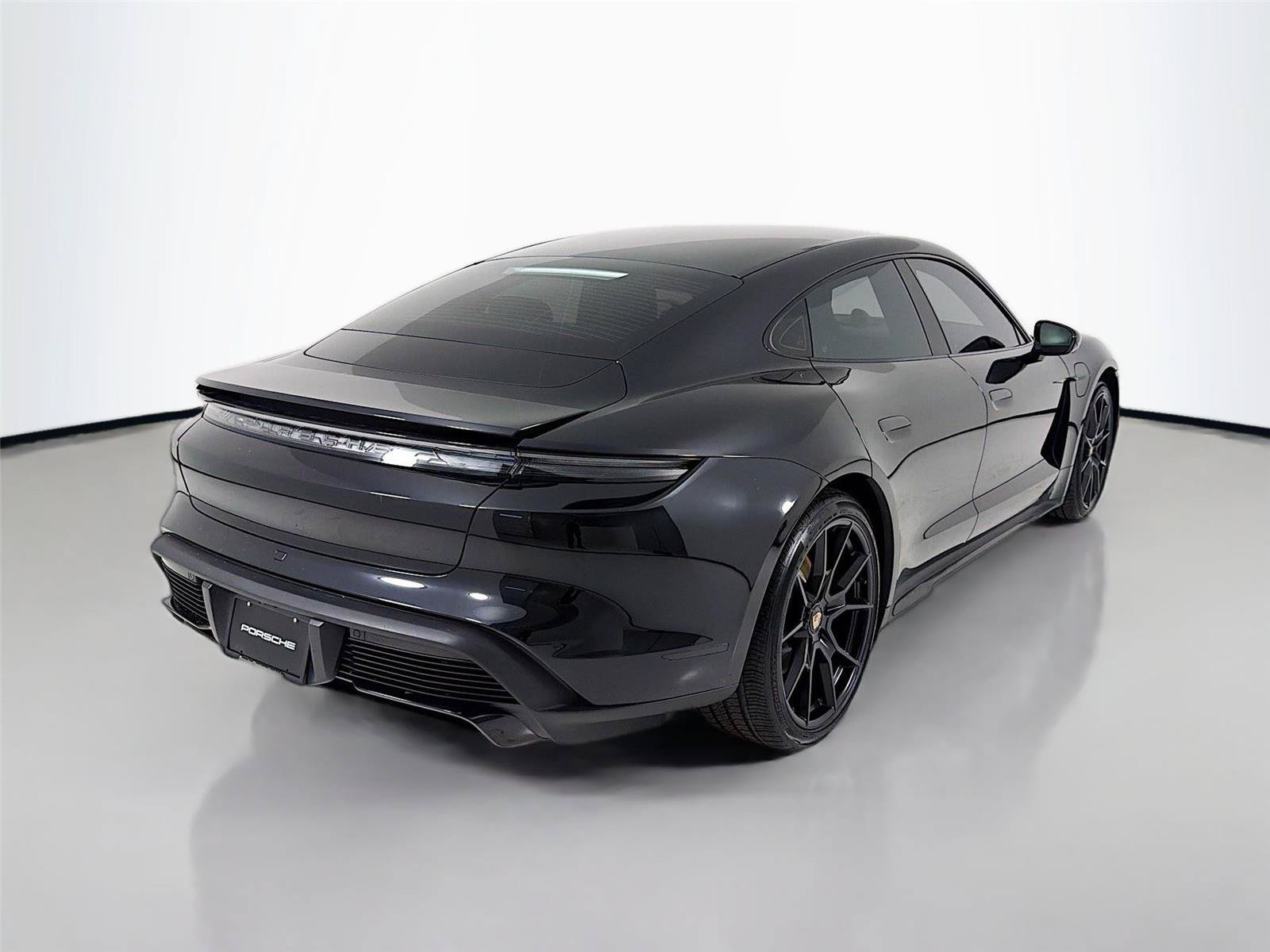 Certified 2022 Porsche Taycan GTS w/ Premium Package (P6U) AWD/4WD image 28