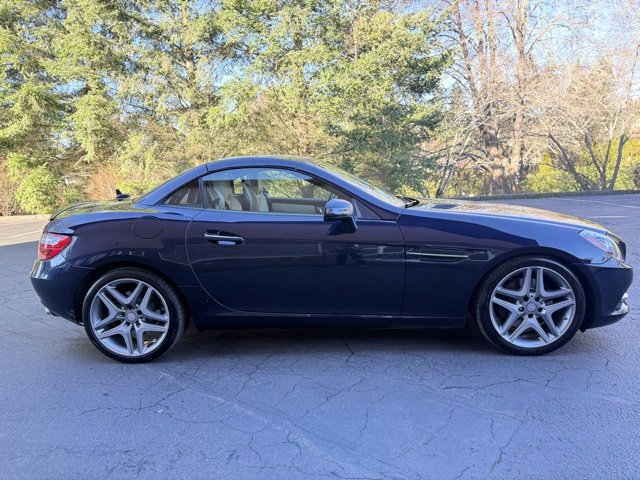 Used 2016 Mercedes-Benz SLK 300 image 4