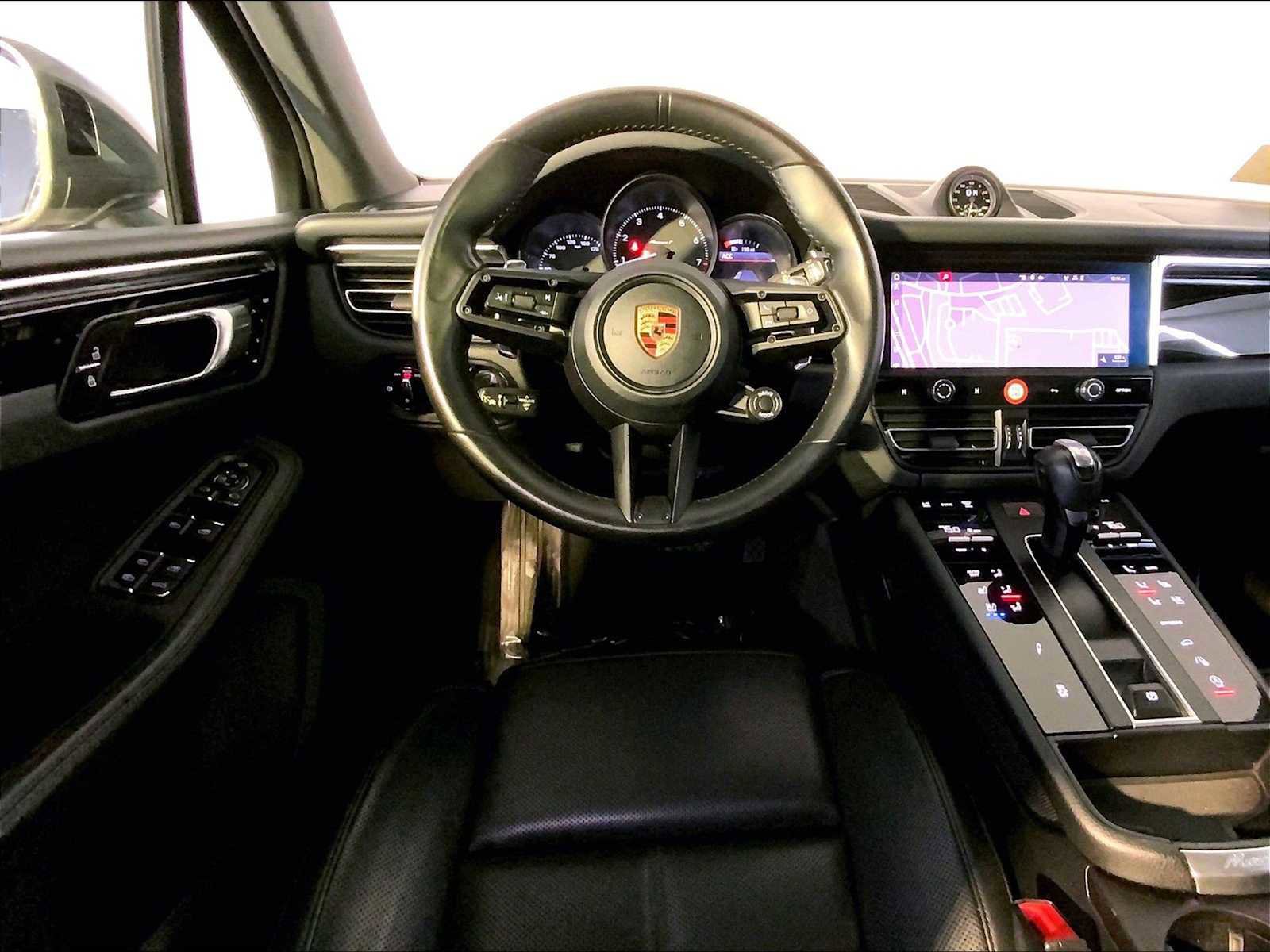 Certified 2023 Porsche Macan Turbo image 13