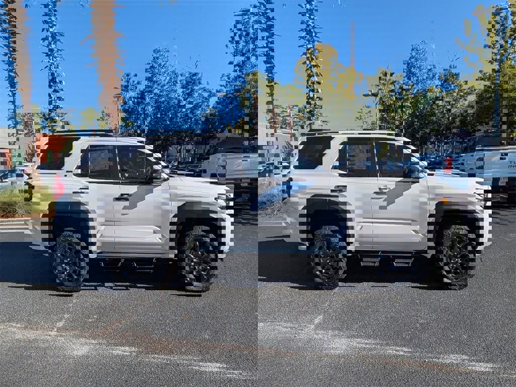 New 2025 Toyota 4Runner SR5 image 4