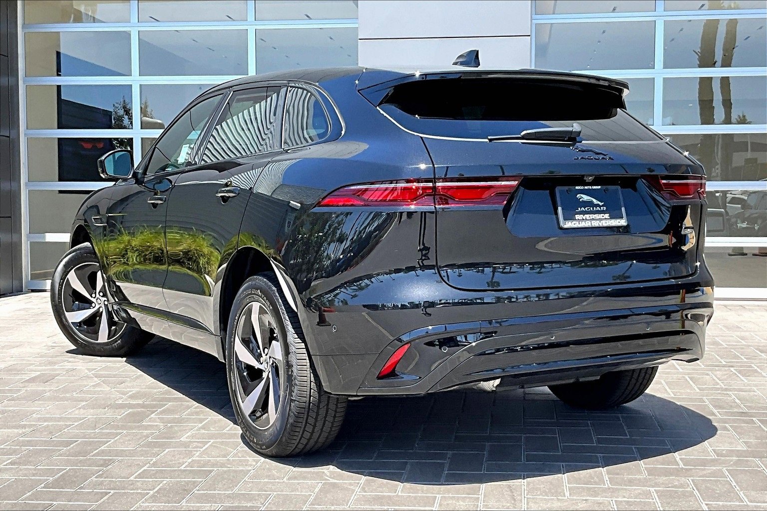 New 2026 Jaguar F-PACE R-Dynamic S image 3