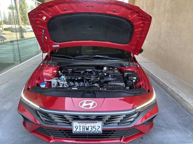 Certified 2025 Hyundai Elantra Sport image 31
