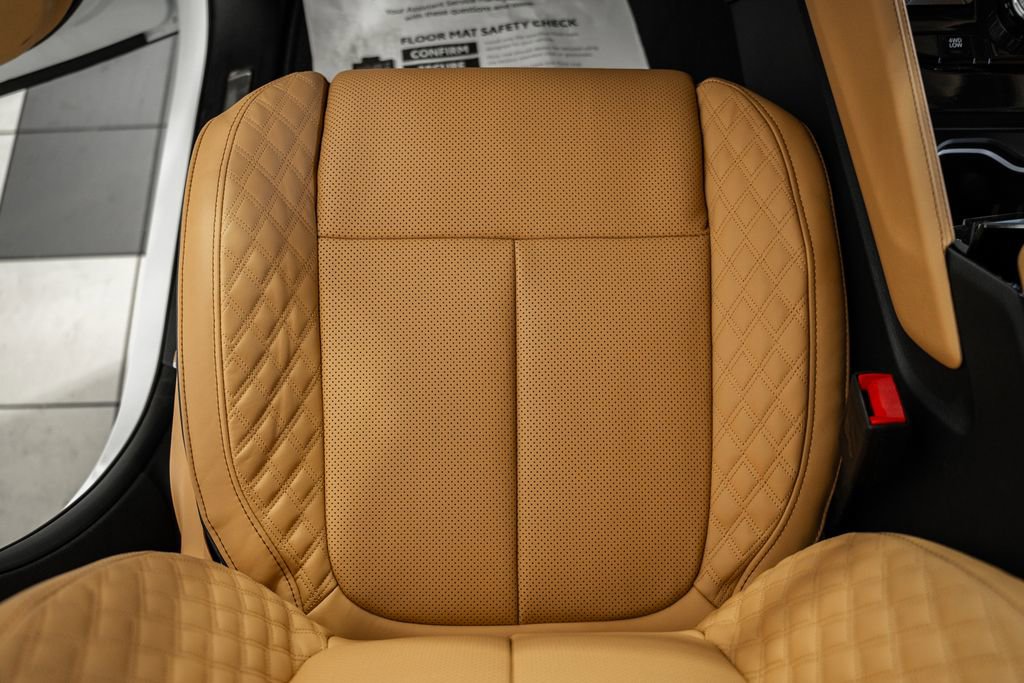 New 2025 Jeep Grand Cherokee Summit image 30