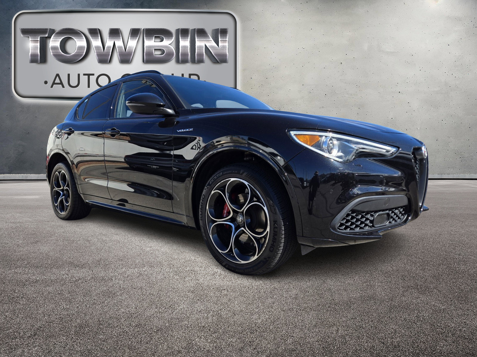 Used 2022 Alfa Romeo Stelvio Veloce image 2