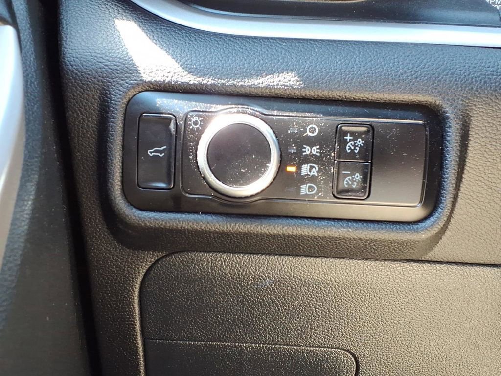Used 2023 Ford Explorer XLT image 20