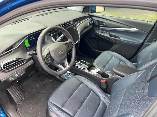 Used 2023 Chevrolet Bolt EUV LT w/ Convenience Package FWD image 3