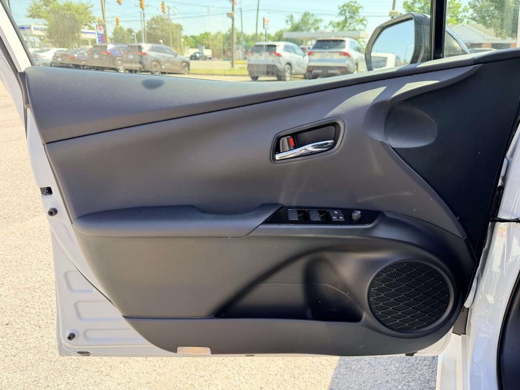Certified 2022 Toyota Prius FWD image 18