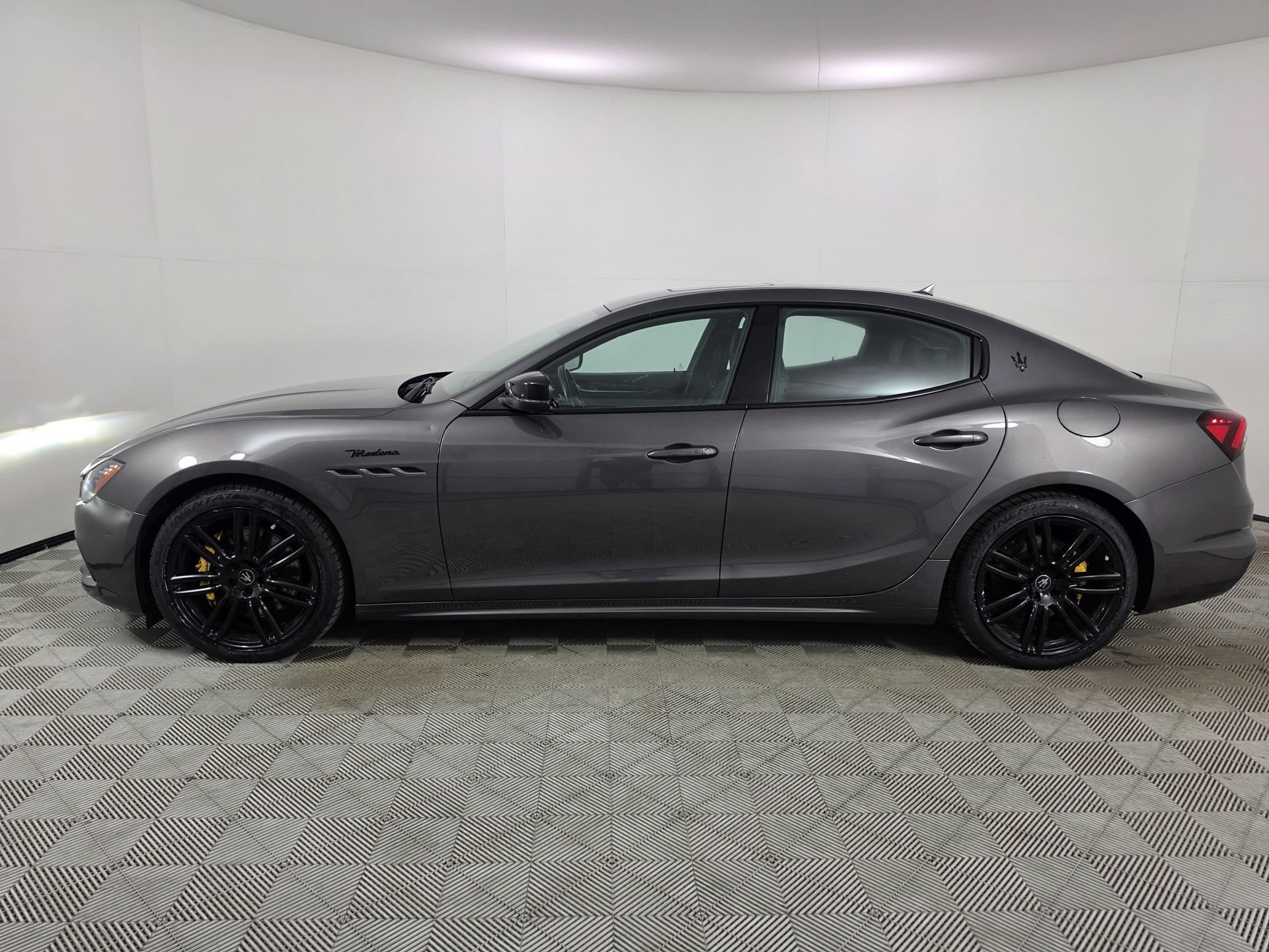 Used 2023 Maserati Ghibli Modena Q4 AWD/4WD image 39
