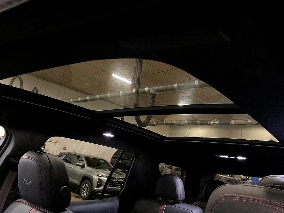 Used 2025 Chevrolet Traverse RS w/ LPO, Floor Liner Package image 25