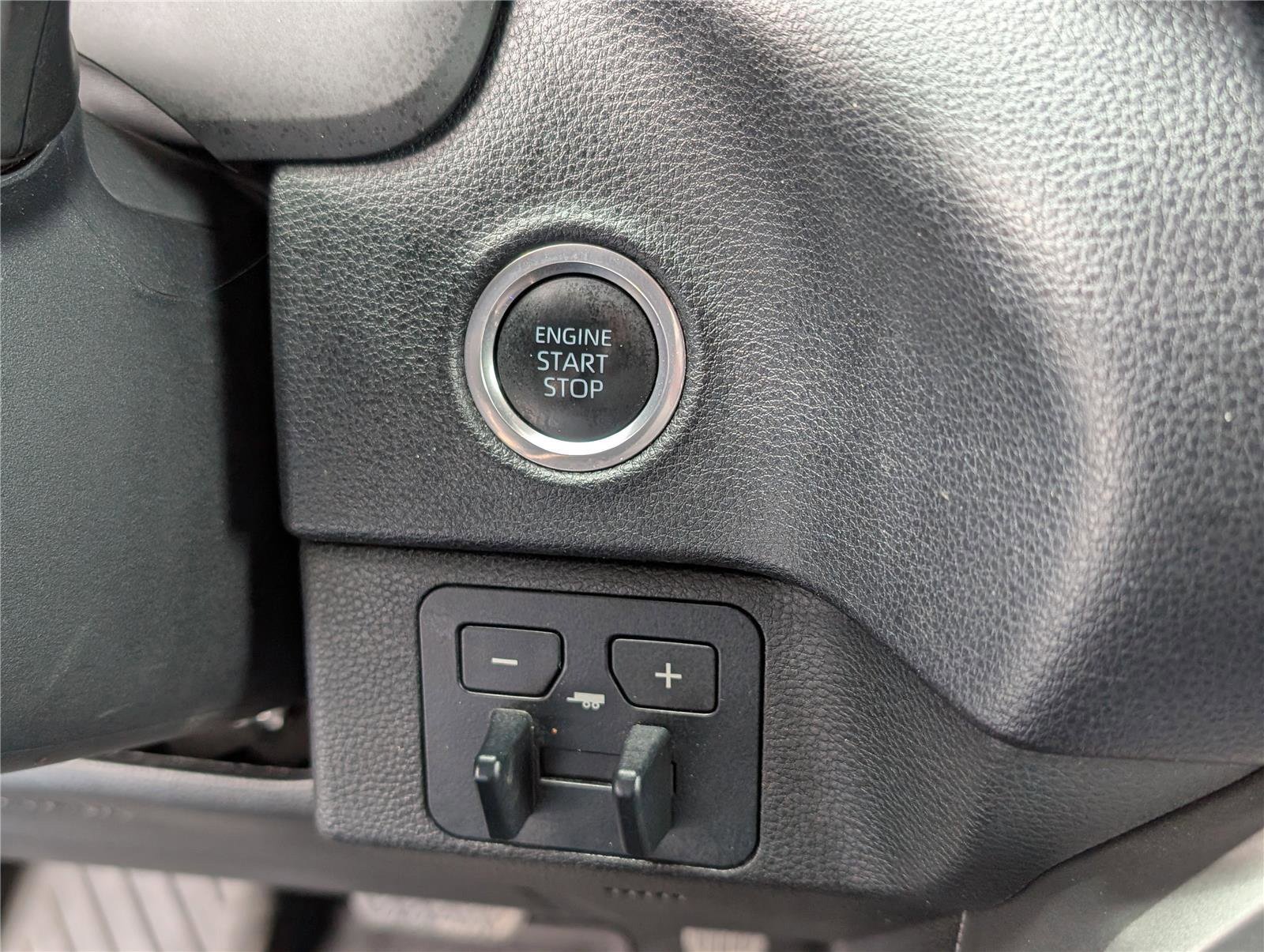 Used 2023 Toyota Tundra SR5 w/ SR5 Convenience Package AWD/4WD image 21