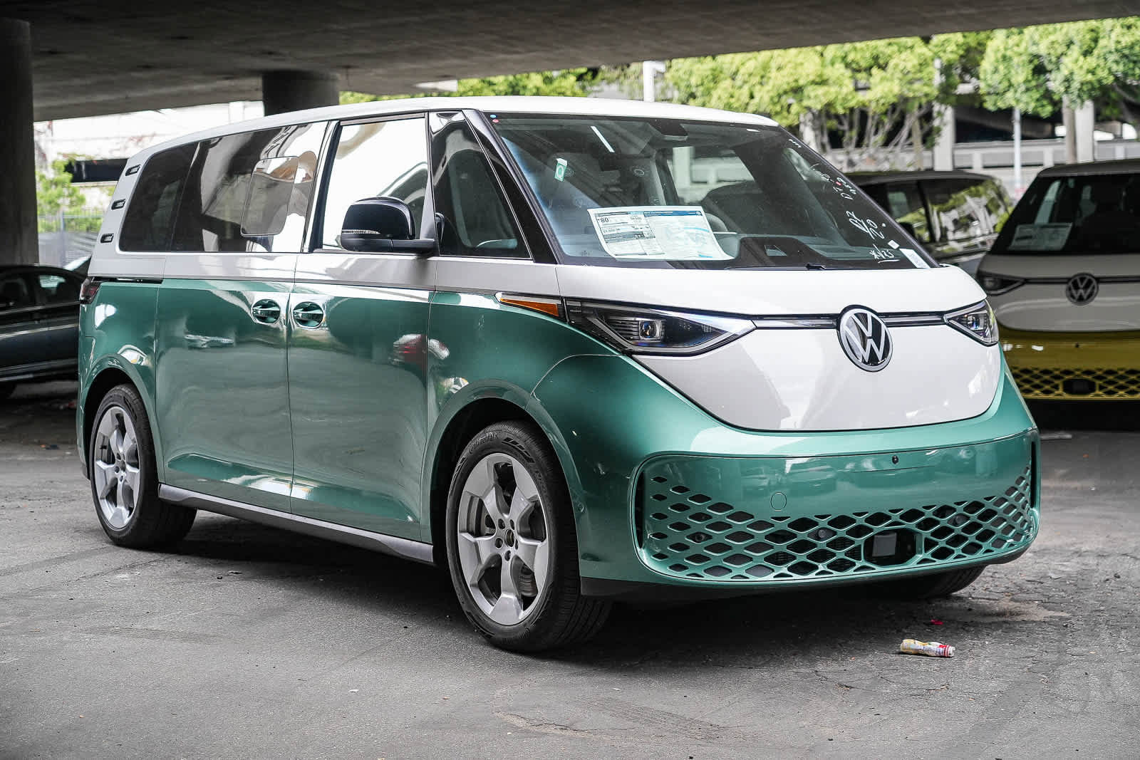 New 2025 Volkswagen ID. Buzz Pro S Plus AWD/4WD image 5