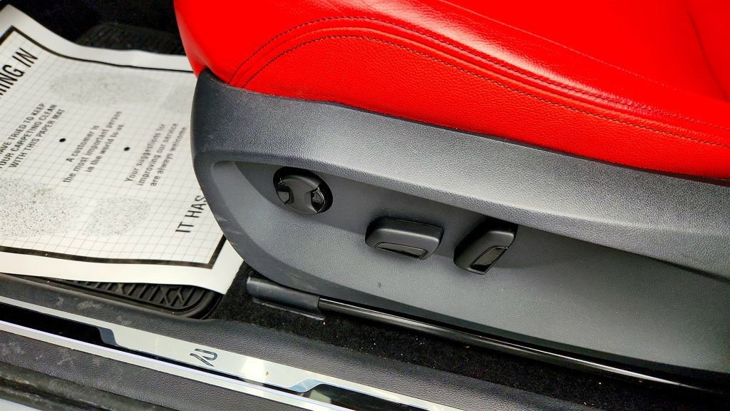 Used 2024 Volkswagen Tiguan SE R-Line image 11