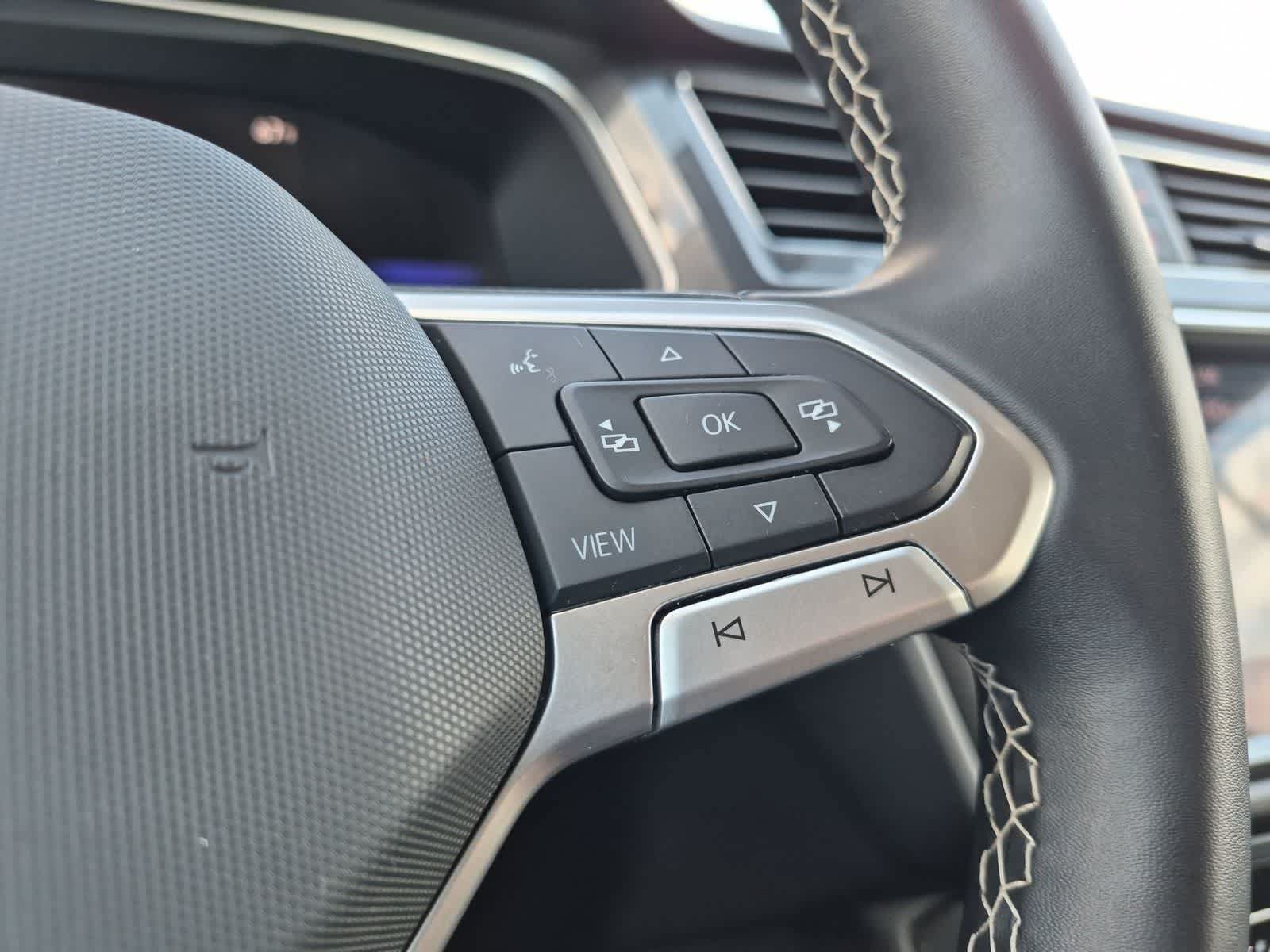 Used 2023 Volkswagen Tiguan SE AWD/4WD image 24