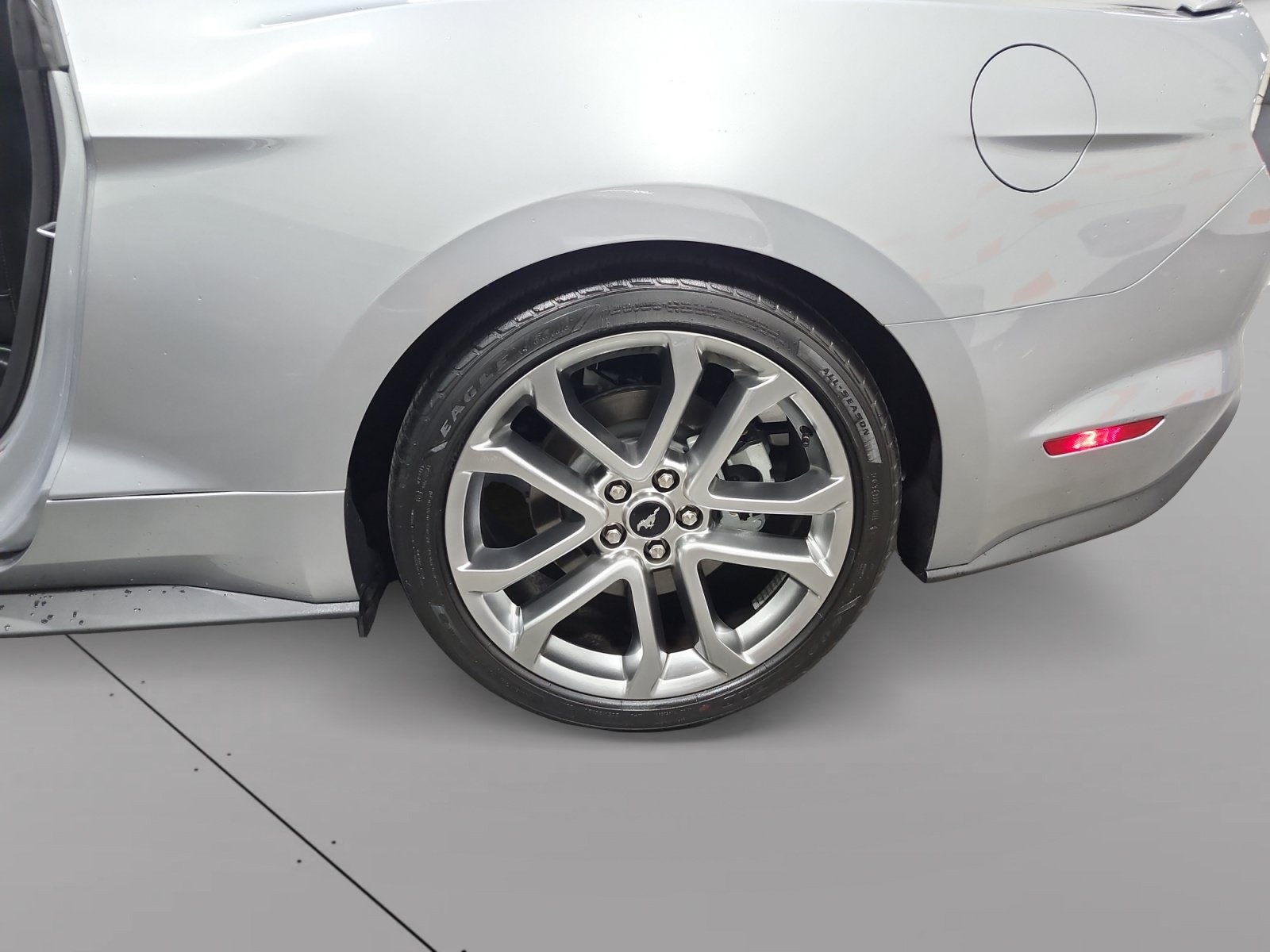 Used 2021 Ford Mustang GT Premium w/ Equipment Group 401A RWD image 14