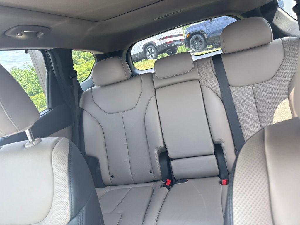 Certified 2023 Hyundai Santa Fe SEL w/ Premium Package FWD image 18