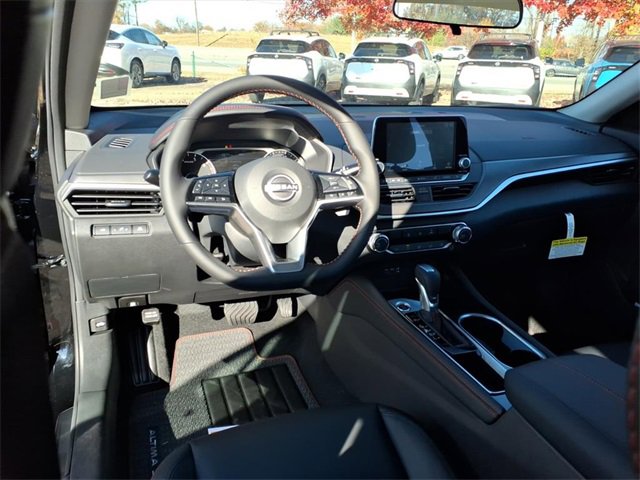 New 2025 Nissan Altima 2.5 SR image 10