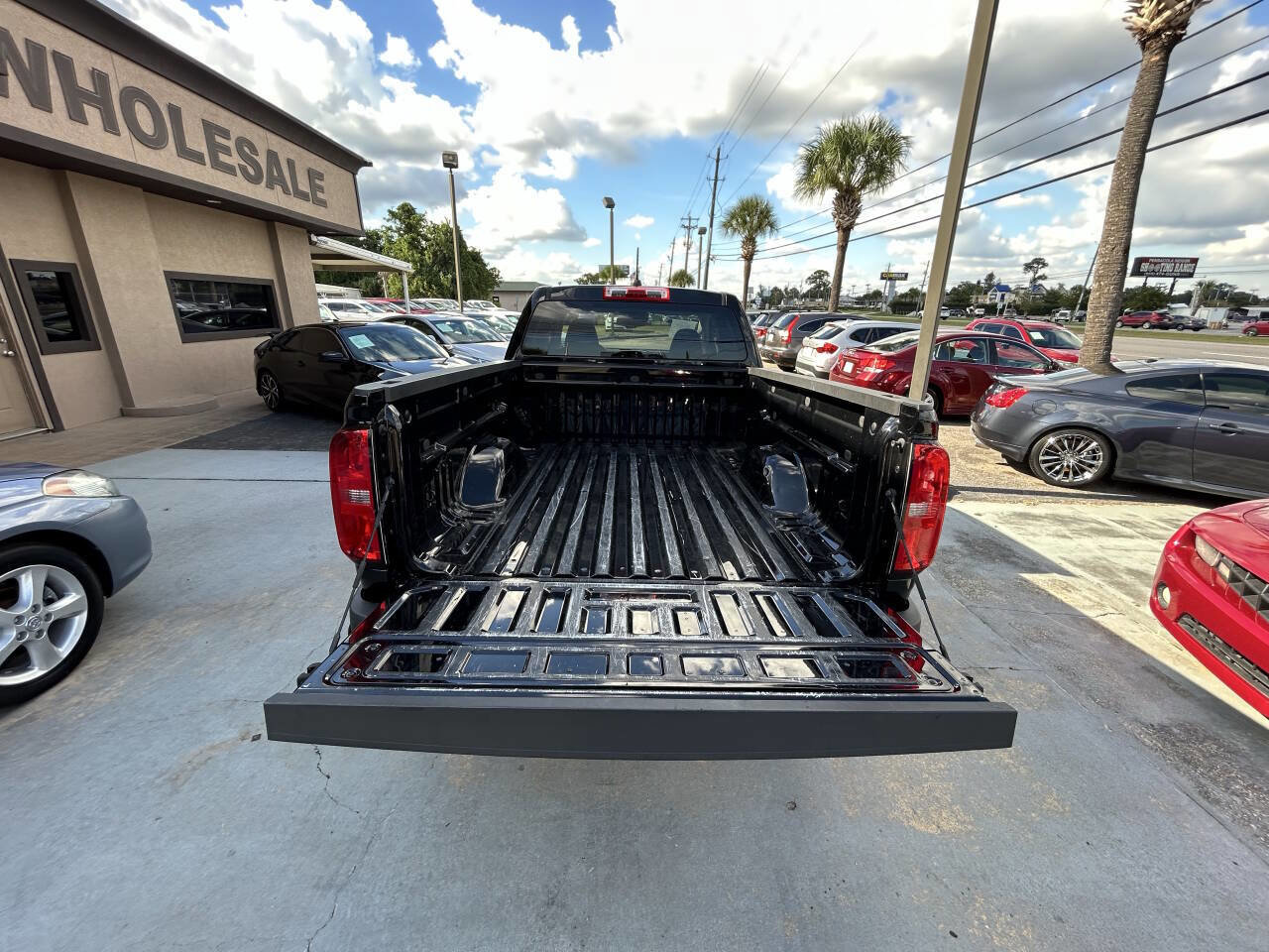 Used 2022 Chevrolet Colorado LT w/ Fleet Safety Package image 9