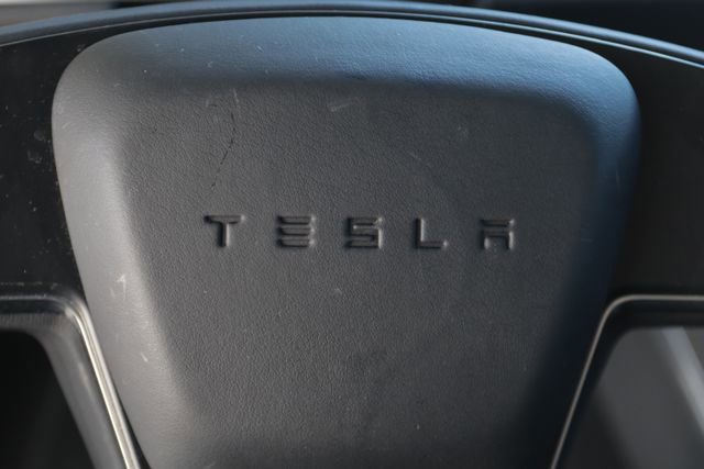 Used 2023 Tesla Model X Plaid image 13