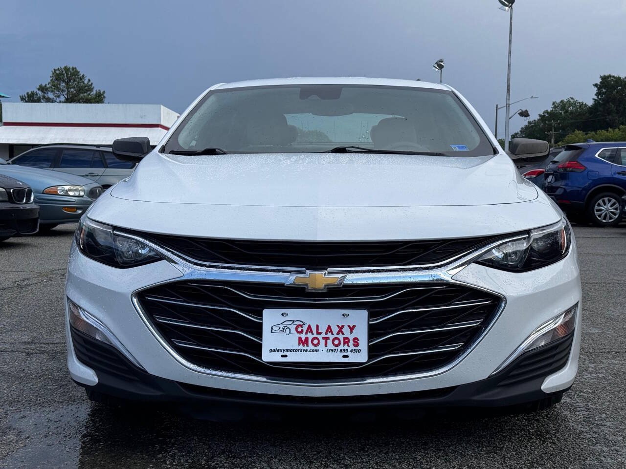 Used 2023 Chevrolet Malibu LS FWD image 2