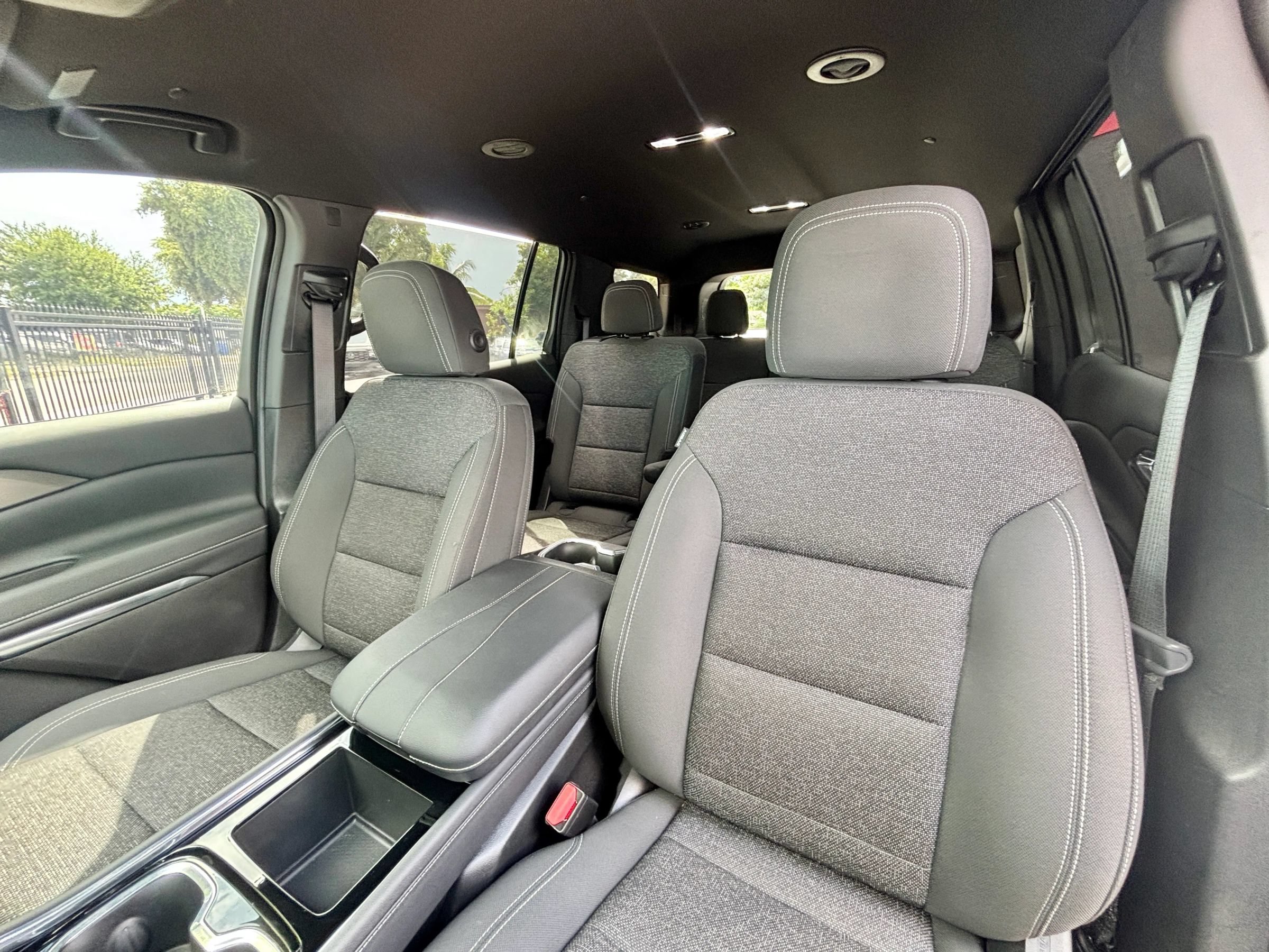 Used 2025 Chevrolet Traverse LT w/ Driver Confidence Package FWD image 12