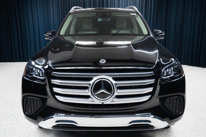 Certified 2026 Mercedes-Benz GLS 450 4MATIC image 2