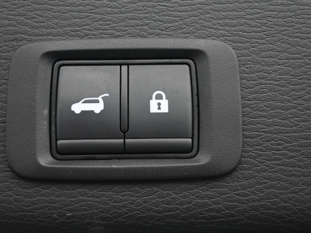 Used 2023 Mitsubishi Outlander SE Black Edition image 16