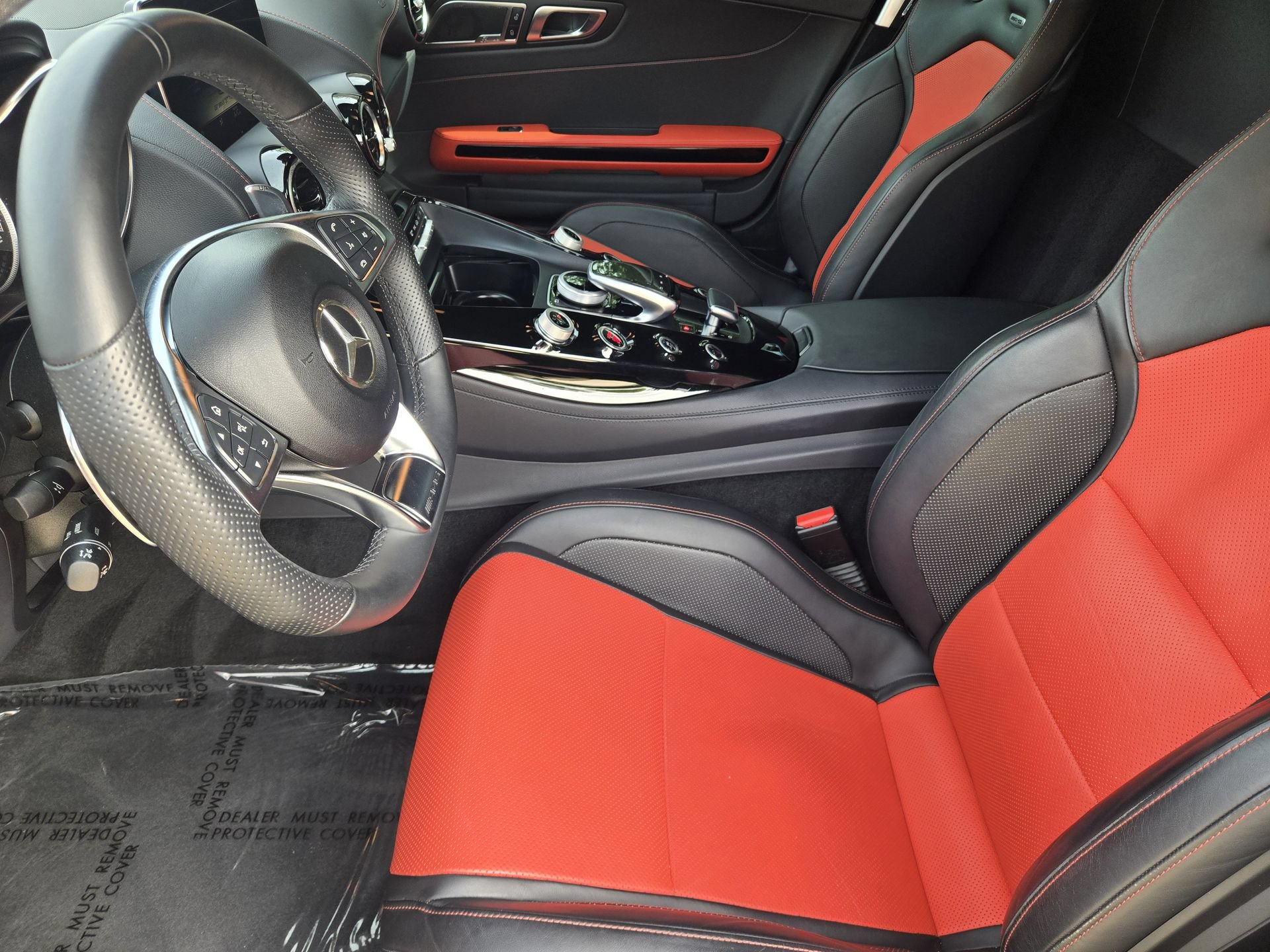 Used 2018 Mercedes-Benz AMG GT Roadster image 3