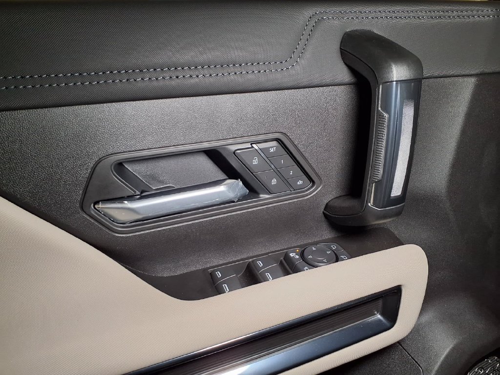 New 2026 GMC Hummer EV SUV AWD/4WD image 16