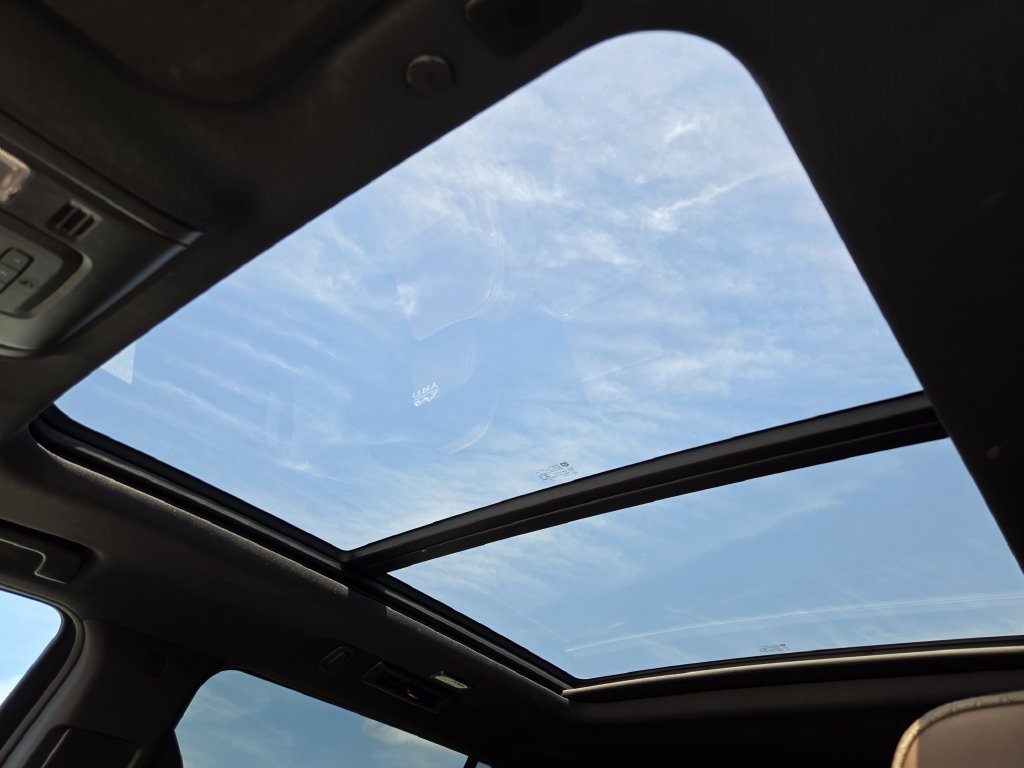 Used 2021 Chevrolet Suburban High Country RWD image 19