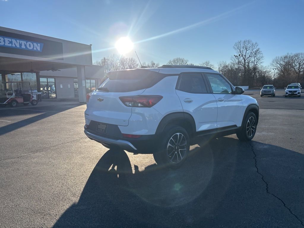 Used 2025 Chevrolet TrailBlazer LT image 4