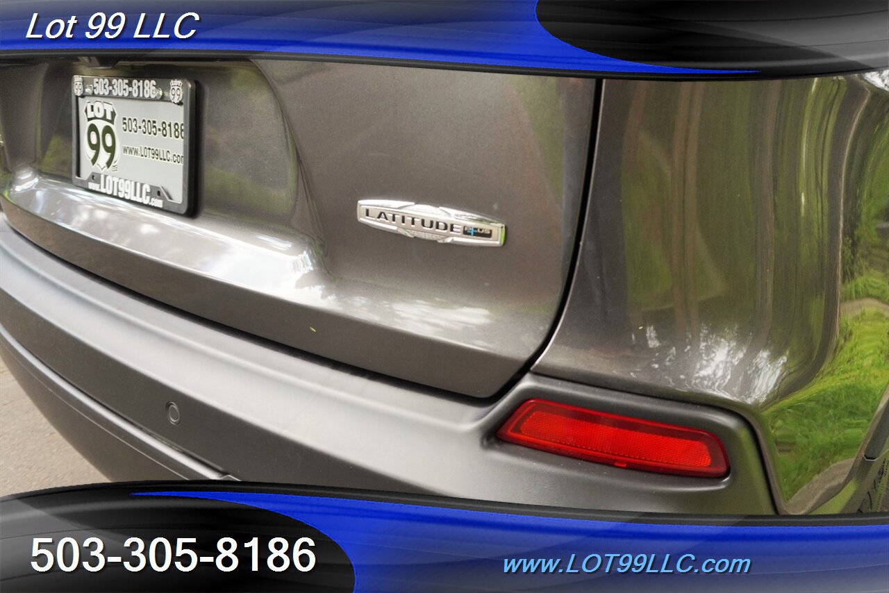 Used 2019 Jeep Cherokee Latitude Plus w/ Cold Weather Group AWD/4WD image 32