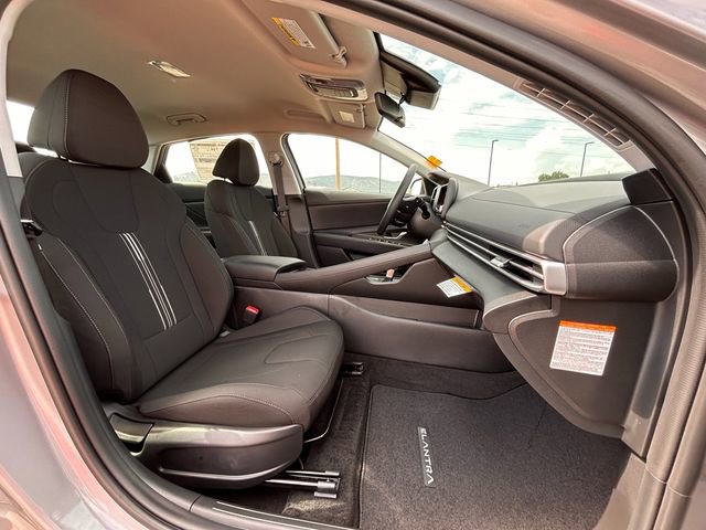 New 2025 Hyundai Elantra Blue image 25