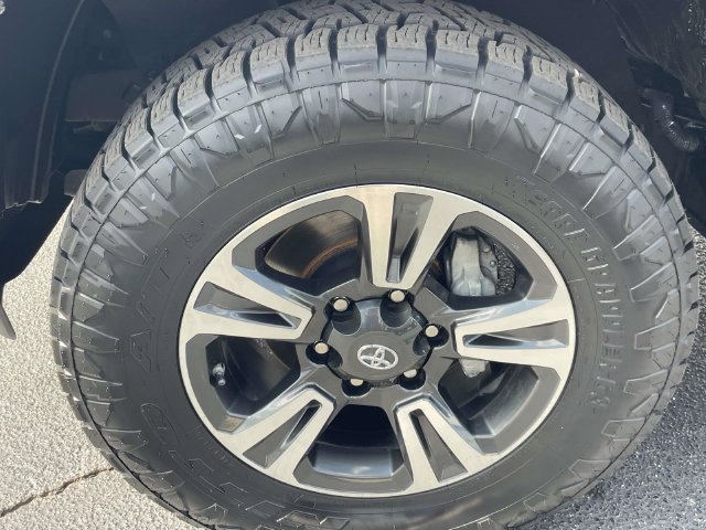 Used 2019 Toyota Tacoma TRD Sport AWD/4WD image 8