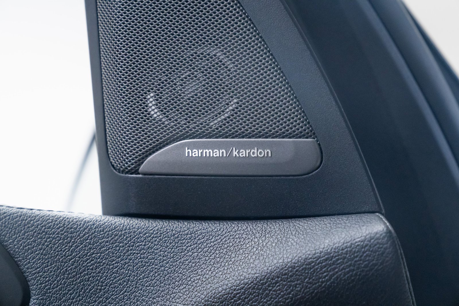 Used 2021 BMW X7 xDrive40i w/ M Sport Package image 15